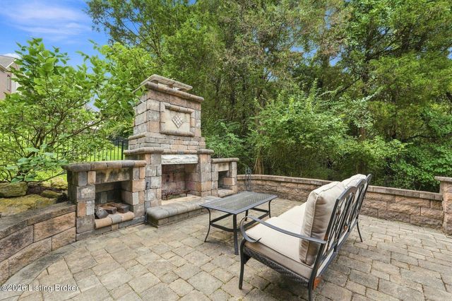 7518 Beechspring Farm Blvd, Louisville, KY 40241