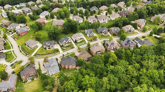7518 Beechspring Farm Blvd, Louisville, KY 40241