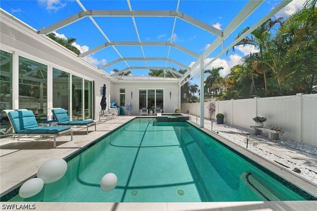 665 10th ST N, Naples, FL 34102