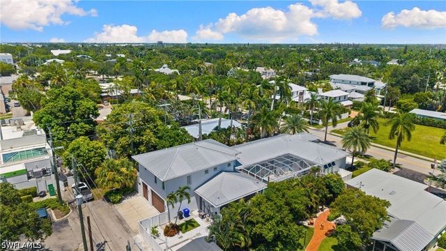 665 10th ST N, Naples, FL 34102
