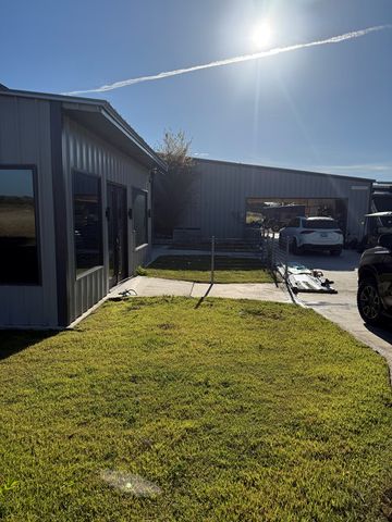 150 Dowling Rd, Ingram, TX 78025