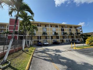 9240 Fontainebleau Boulevard 204, Miami, FL 33172