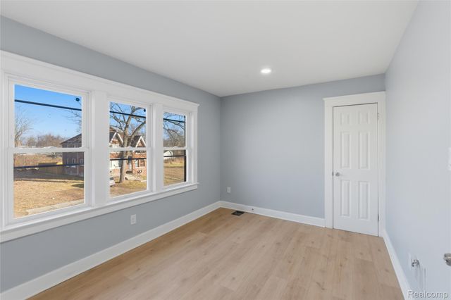 517 W Hollywood, Detroit, MI 48203