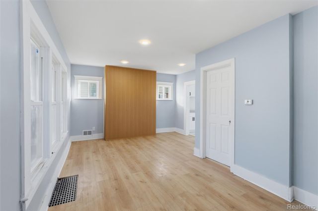 517 W Hollywood, Detroit, MI 48203