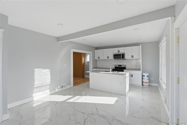 517 W Hollywood, Detroit, MI 48203