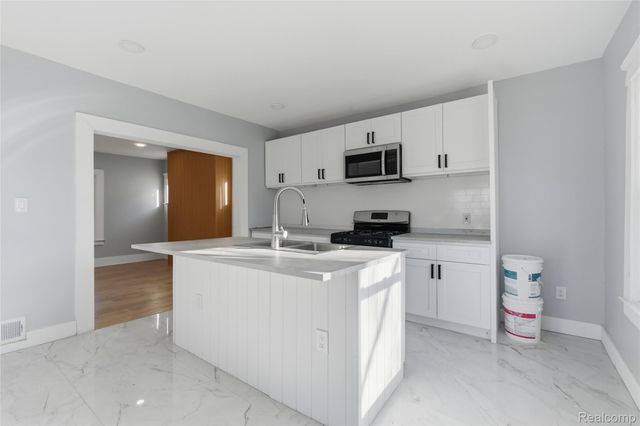 517 W Hollywood, Detroit, MI 48203