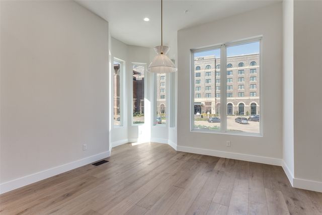 250 E Dallas Road 126, Grapevine, TX 76051