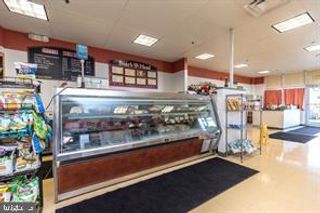 180 Old Swede Rd Ste 8, Douglassville, PA 19518