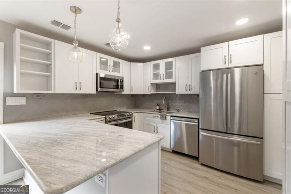 2794 Farmstead Road SE, Smyrna, GA 30080