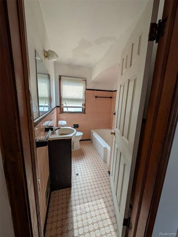 19718 Dean Street, Detroit, MI 48234