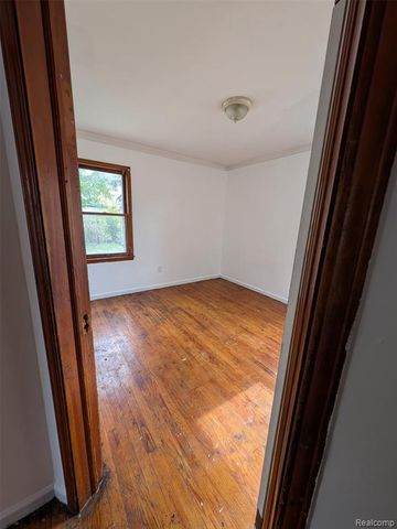 19718 Dean Street, Detroit, MI 48234