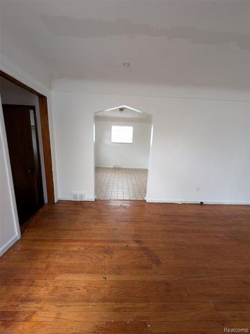 19718 Dean Street, Detroit, MI 48234