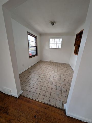 19718 Dean Street, Detroit, MI 48234