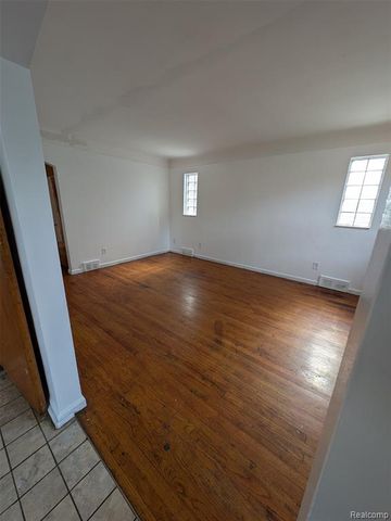 19718 Dean Street, Detroit, MI 48234