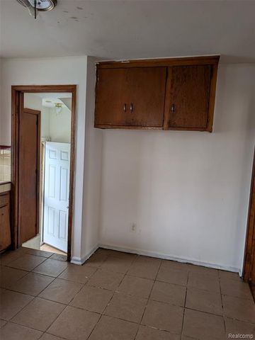 19718 Dean Street, Detroit, MI 48234