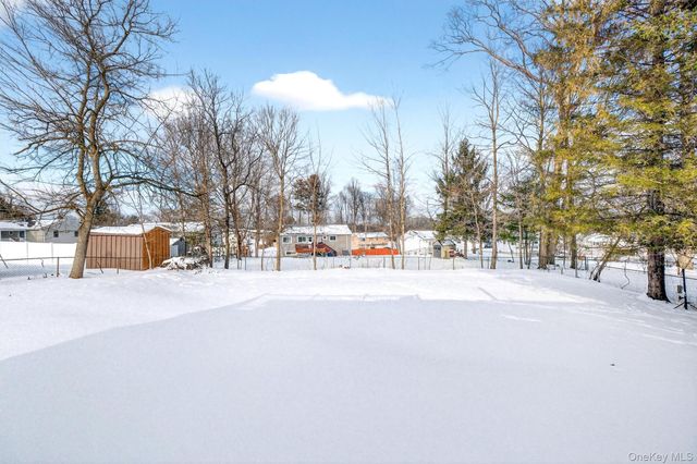 16 Darlene Drive, Poughkeepsie, NY 12601