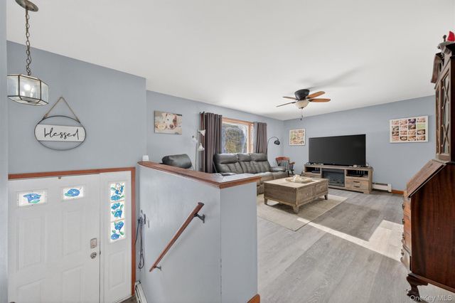 16 Darlene Drive, Poughkeepsie, NY 12601