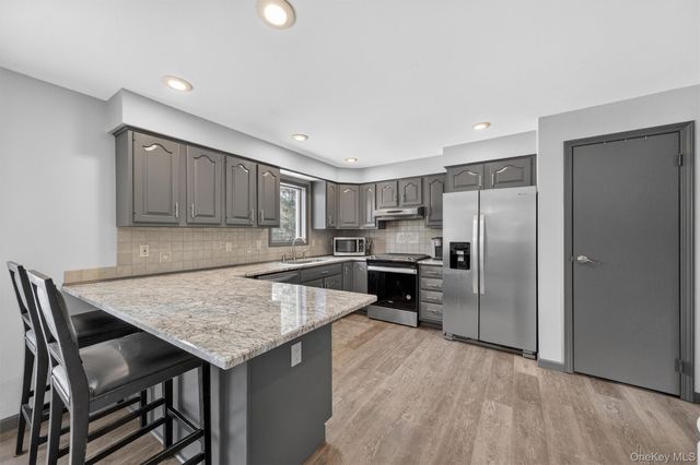 16 Darlene Drive, Poughkeepsie, NY 12601