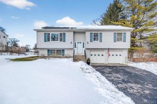 16 Darlene Drive, Poughkeepsie, NY 12601