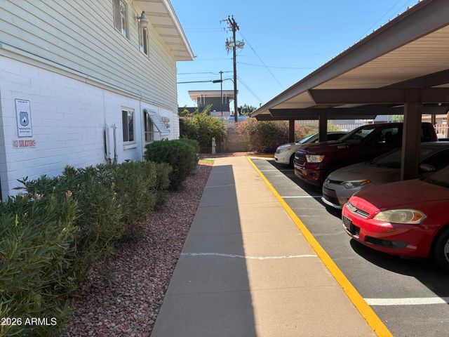2573 W BERRIDGE Lane D205, Phoenix, AZ 85017
