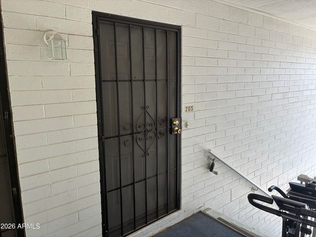 2573 W BERRIDGE Lane D205, Phoenix, AZ 85017