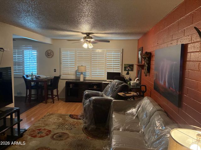 2573 W BERRIDGE Lane D205, Phoenix, AZ 85017