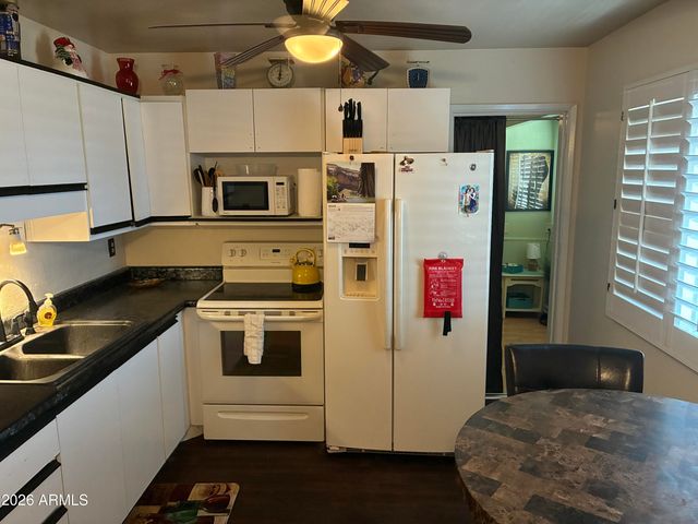 2573 W BERRIDGE Lane D205, Phoenix, AZ 85017