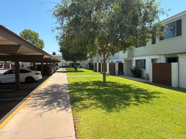 2573 W BERRIDGE Lane D205, Phoenix, AZ 85017