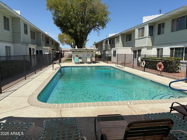 2573 W BERRIDGE Lane D205, Phoenix, AZ 85017