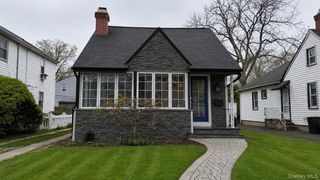 48 E ROSEBUD Avenue, Merrick, NY 11566