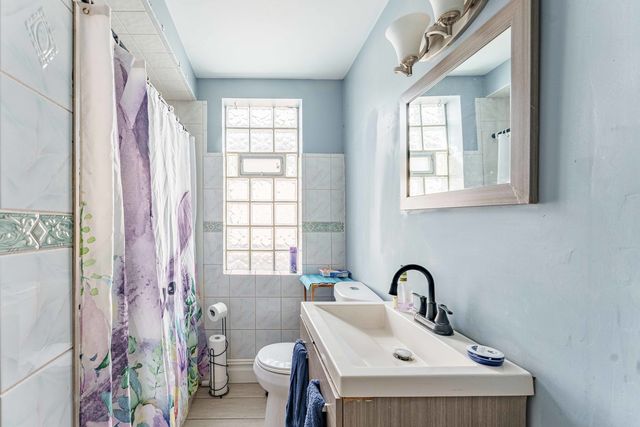4947 W Deming Place, Chicago, IL 60639