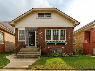 4947 W Deming Place, Chicago, IL 60639