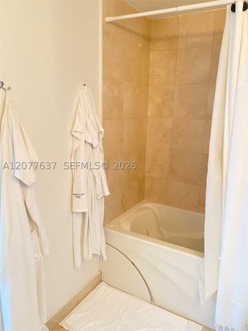 6365 Collins Ave 2005, Miami Beach, FL 33141