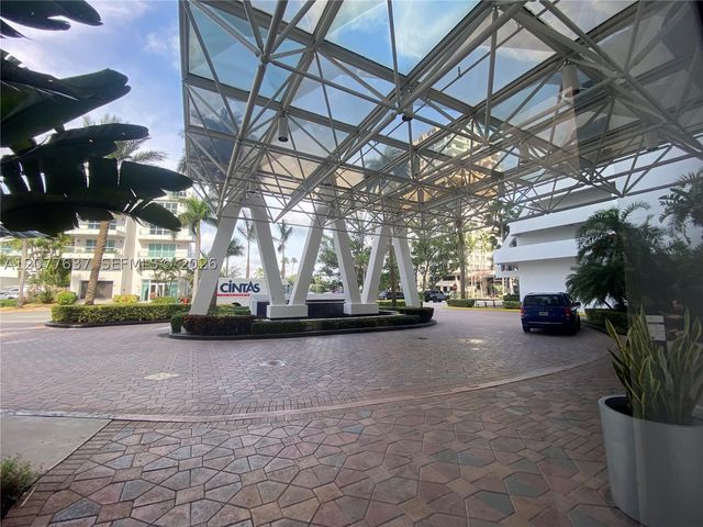 6365 Collins Ave 2005, Miami Beach, FL 33141