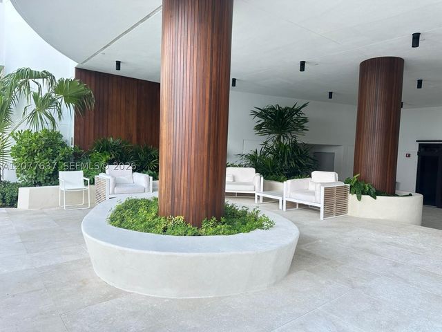 6365 Collins Ave 2005, Miami Beach, FL 33141