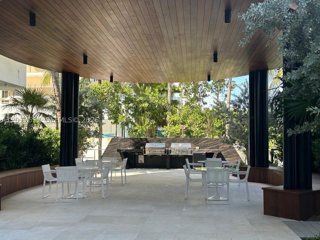 6365 Collins Ave 2005, Miami Beach, FL 33141