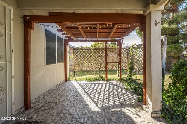 969 Ivydale Drive, Las Cruces, NM 88005