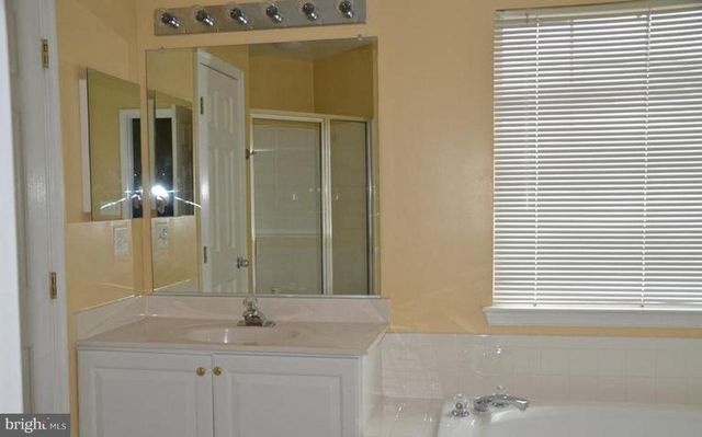 21323 VILLAGE GREEN CIR, Germantown, MD 20876