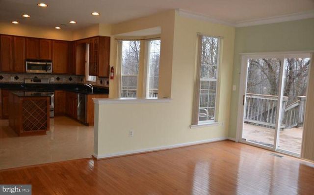 21323 VILLAGE GREEN CIR, Germantown, MD 20876