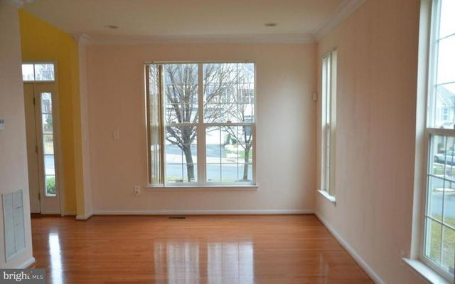 21323 VILLAGE GREEN CIR, Germantown, MD 20876
