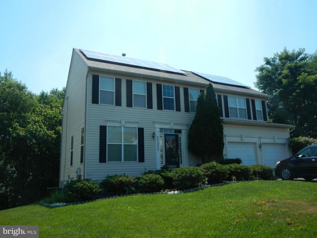 21323 VILLAGE GREEN CIR, Germantown, MD 20876