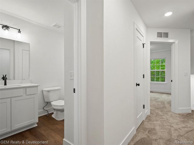 551 Village Lane, Milford, MI 48381