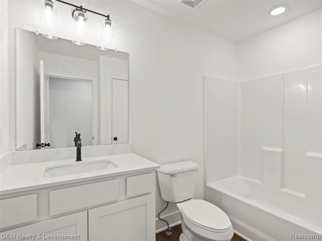 551 Village Lane, Milford, MI 48381