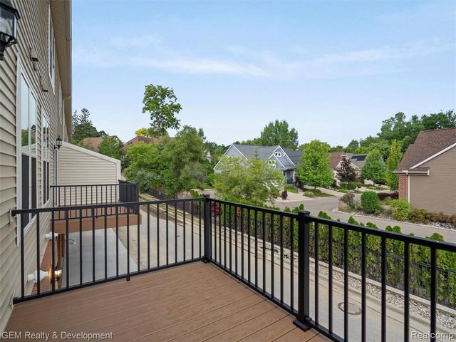 551 Village Lane, Milford, MI 48381