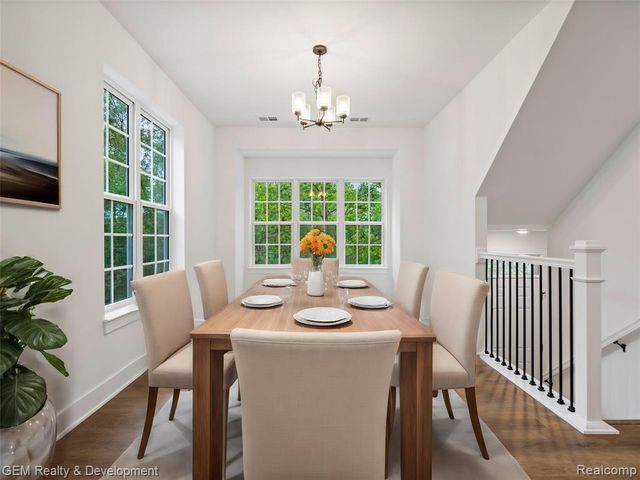 551 Village Lane, Milford, MI 48381