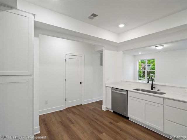 551 Village Lane, Milford, MI 48381