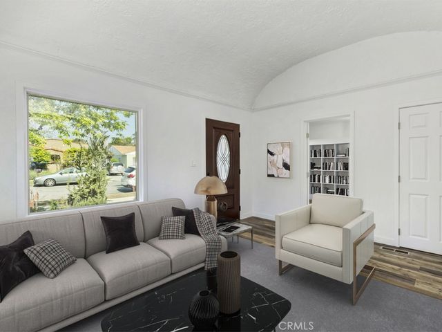 242 W Elmwood, Burbank, CA 91502