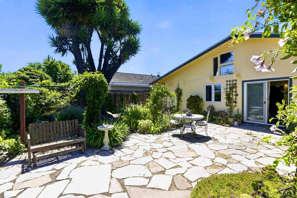 Image 22 of property listing at 466 Wilson, Sunnyvale, CA 94086