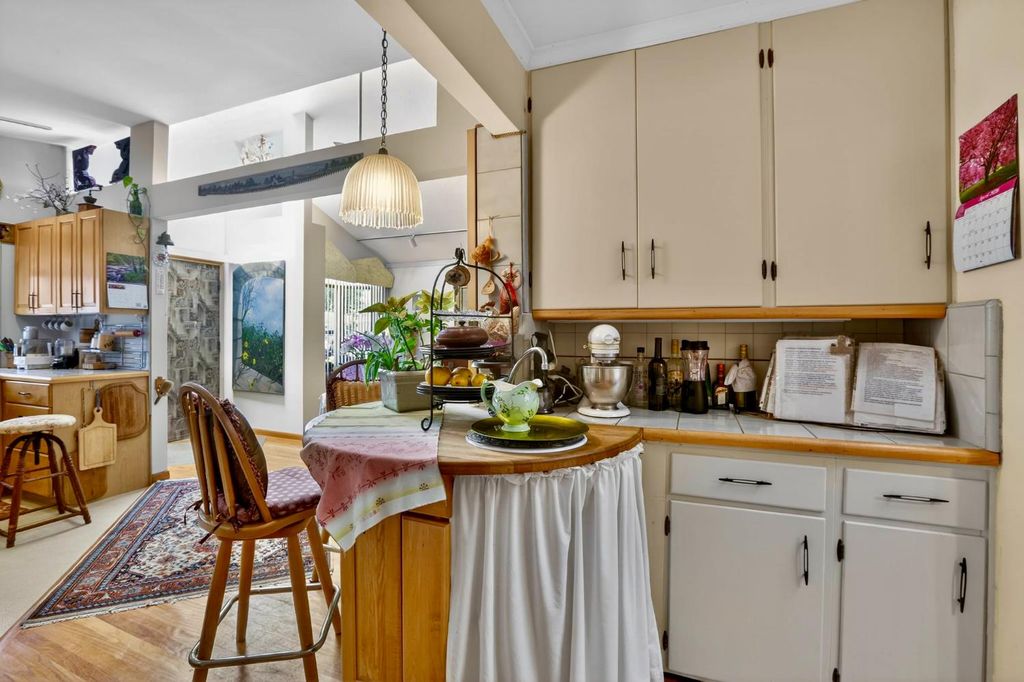 Image 28 of property listing at 466 Wilson, Sunnyvale, CA 94086