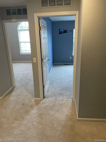 5934 E Island Drive 32, Ypsilanti, MI 48111